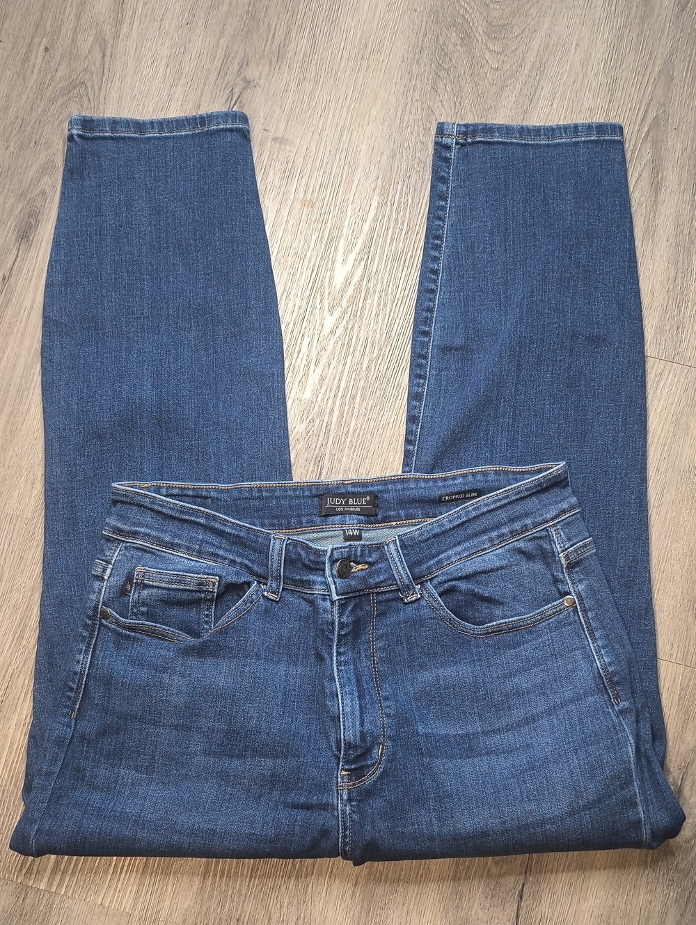 High Rise Cropped Slim w/26" Inseam Judy Blue Womans Size 14W Jeans